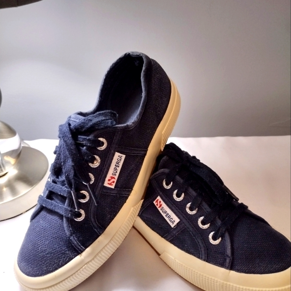 Superga Classic Cuto Boys 5.5‎ or Womens 7 pre-owned